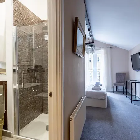 Apartment York Place - Spacious To Town With Views Harrogate