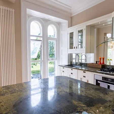 Apartment York Place - Spacious To Town With Views
