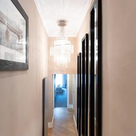 York Place - Spacious To Town With Views Lägenhet