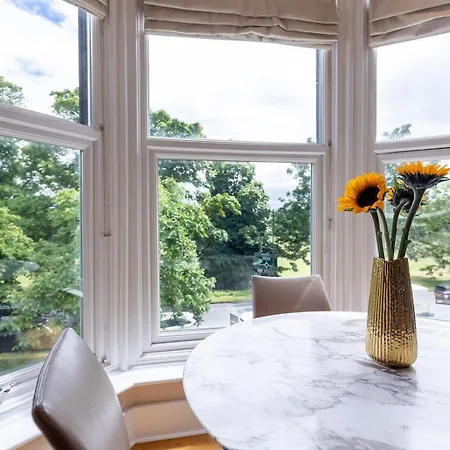 Lägenhet York Place - Spacious To Town With Views